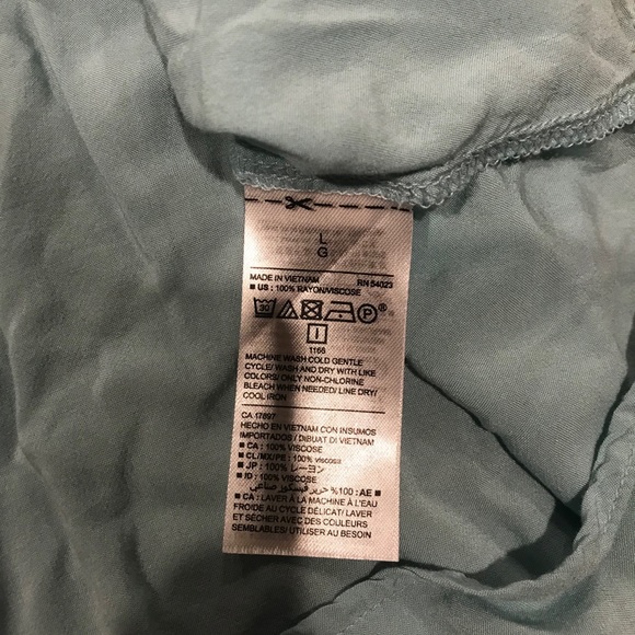 Light blue soft Old Navy large tank top - Picture 4 of 6